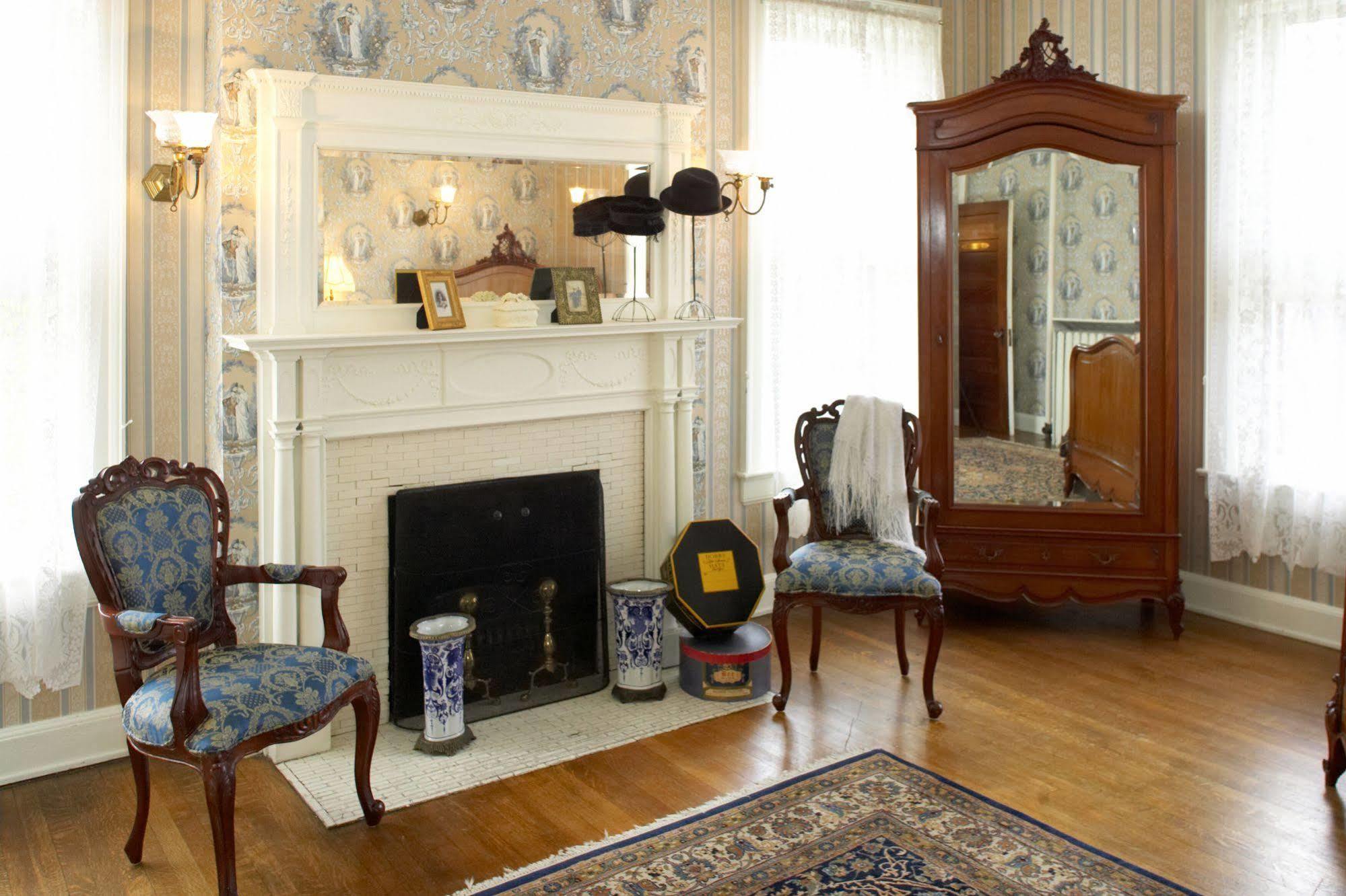 Vrooman Mansion Блумингтон Экстерьер фото