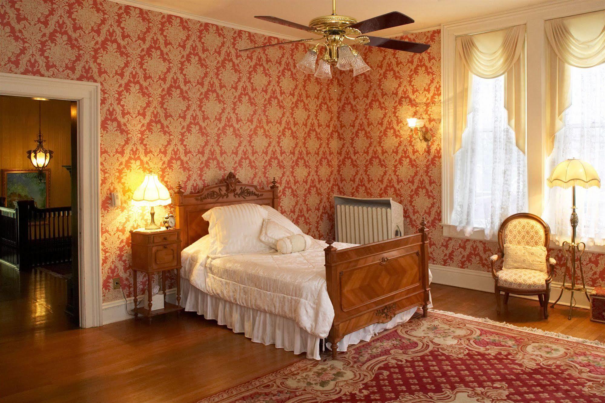 Vrooman Mansion Блумингтон Номер фото