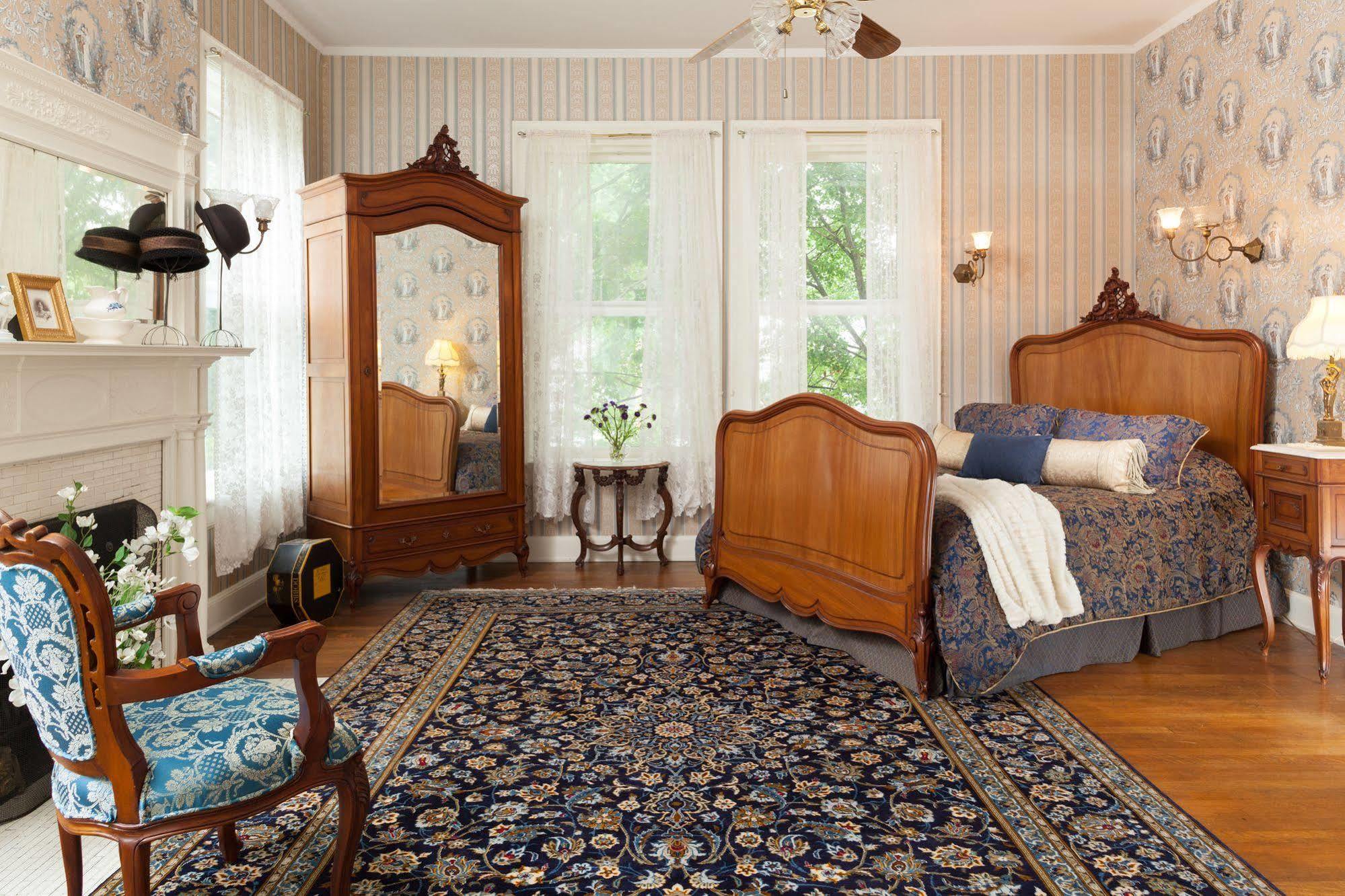 Vrooman Mansion Блумингтон Экстерьер фото